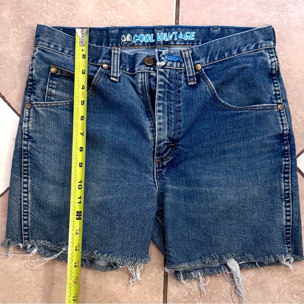 VINTAGE / RARE Wrangler Blue Jean Shorts Classic Distressed Style